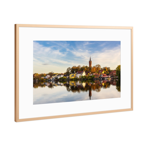 Poster mit Rahmen Kupfer "Wolken, Kirche, Stadt" artboxONE - Natur,Reise,Architektur