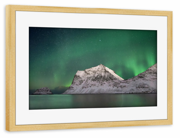 Poster mit Rahmen kiefer "Mondlicht und Aurora" artboxONE - Natur,Reise,Reise / Strand und Meer