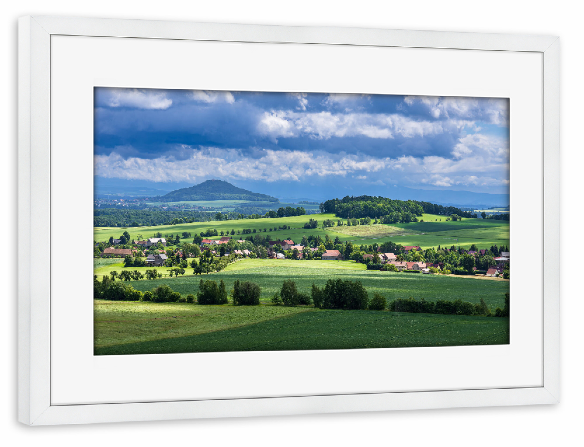 Poster mit Rahmen weiß "Wolken, Felder, Bäume" artboxONE - Natur,Reise