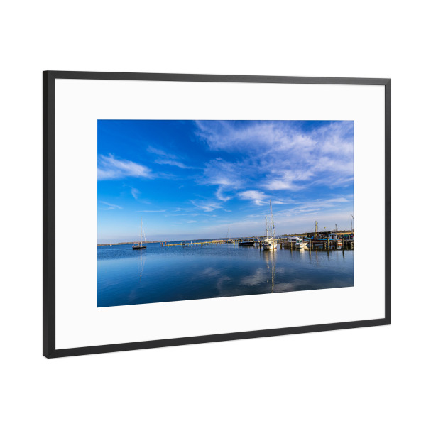 Poster mit Rahmen Schwarz (Metallic) "Hafen, Boote, Himmel" artboxONE - Natur,Reise,Reise / Strand und Meer