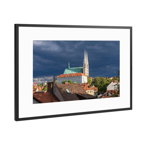 Poster mit Rahmen Schwarz (Metallic) "Wolken, Peterskirche, Häuser" artboxONE - Reise,Architektur,Städte / Weitere