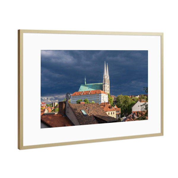 Poster mit Rahmen Gold "Wolken, Peterskirche, Häuser" artboxONE - Reise,Architektur,Städte / Weitere