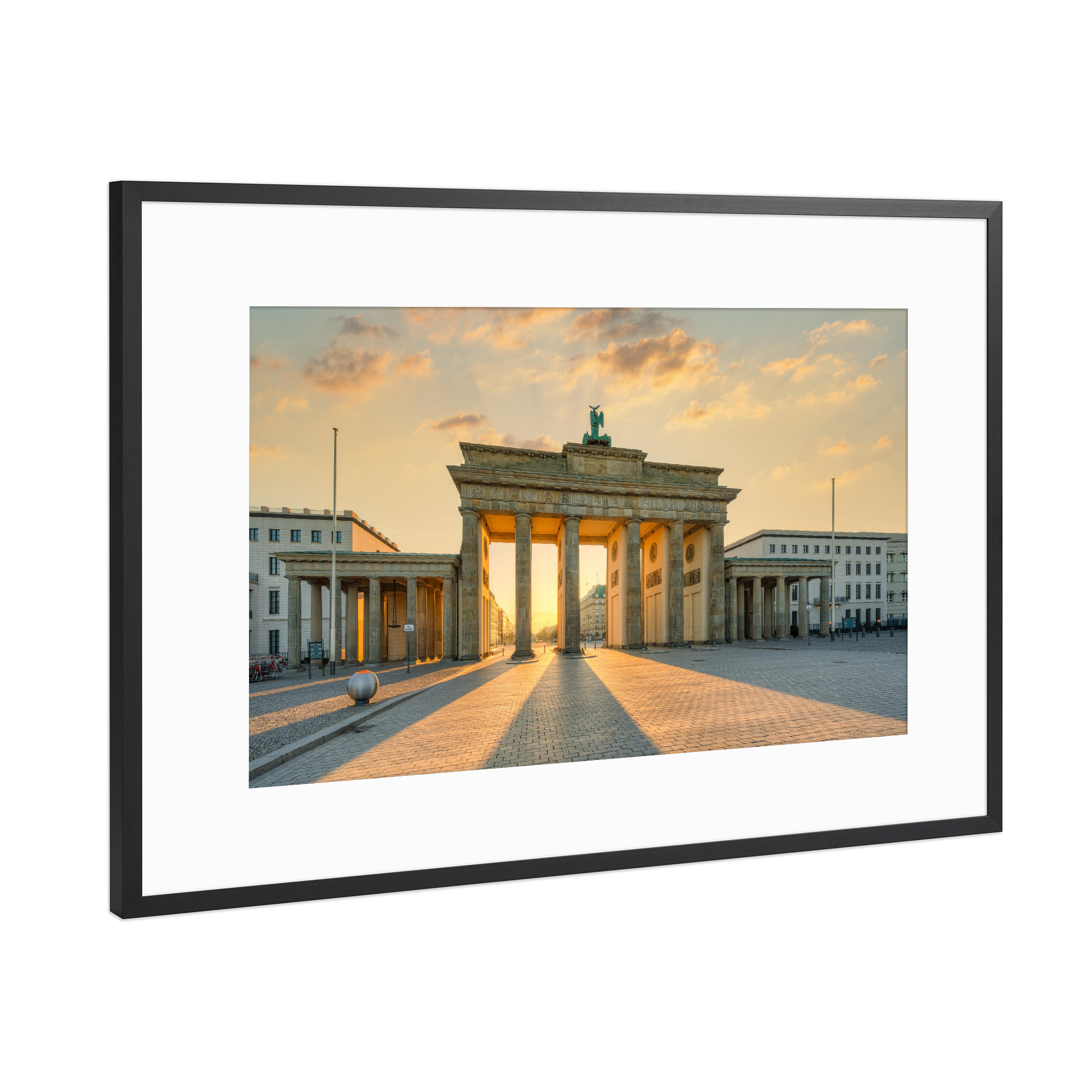 Poster mit Rahmen Schwarz (Metallic) "Brandenburger Tor Sonnenaufgang" artboxONE - Städte / Berlin,Reise,Architektur