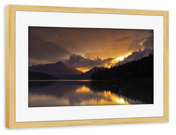 Poster mit Rahmen kiefer "Sonnenuntergang am Walchensee" artboxONE - Natur,Reise - Walchensee,Wolken,Sonnenuntergang,Abenstimmung,Dramatik,Bayern