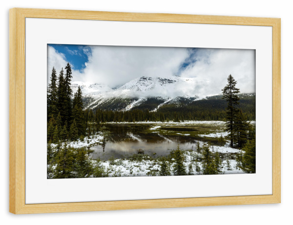 Poster mit Rahmen kiefer "Rocky Mountains im Schnee" artboxONE - Natur