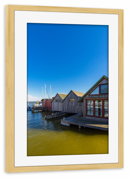 Poster mit Rahmen kiefer "Bodden mit Bootshäuser" artboxONE - Natur,Reise,Architektur