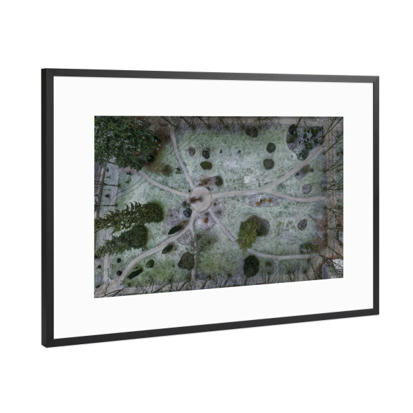 Poster mit Rahmen Schwarz (Metallic) "Park Alt-Lohbrügger Friedhof" artboxONE - Städte,Städte / Hamburg,Reise,Architektur,Reise / Länder