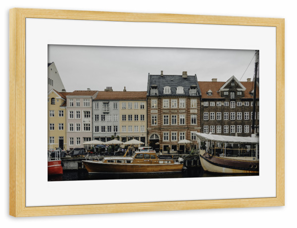 Poster mit Rahmen kiefer "Farben von Nyhavn, braun" artboxONE - Reise,Architektur,Städte / København