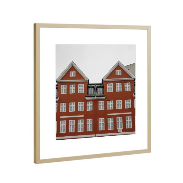 Poster mit Rahmen Gold "Das rot-weiße dänische Haus" artboxONE - Reise,Architektur,Städte / København