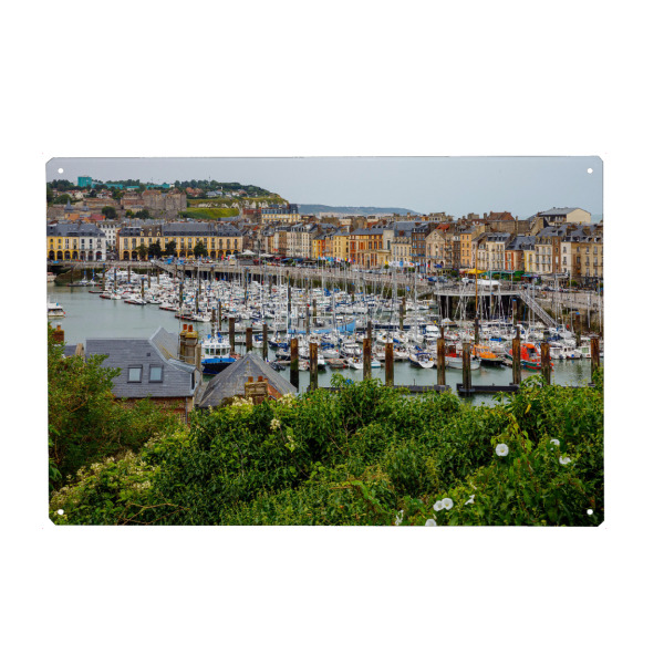 Metall Poster "Der Hafen von Dieppe" artboxONE - Architektur - Dieppe,Normandie,Frankreich,Hafen,Stadt,Boote,Jacht,Jachthafen,Skyline - Blechschild