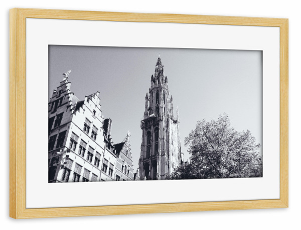 Poster mit Rahmen kiefer "Liebfrauenkirche at Antwerpen" artboxONE - Städte,Reise,Schwarzweiß,Architektur,Reise / Länder
