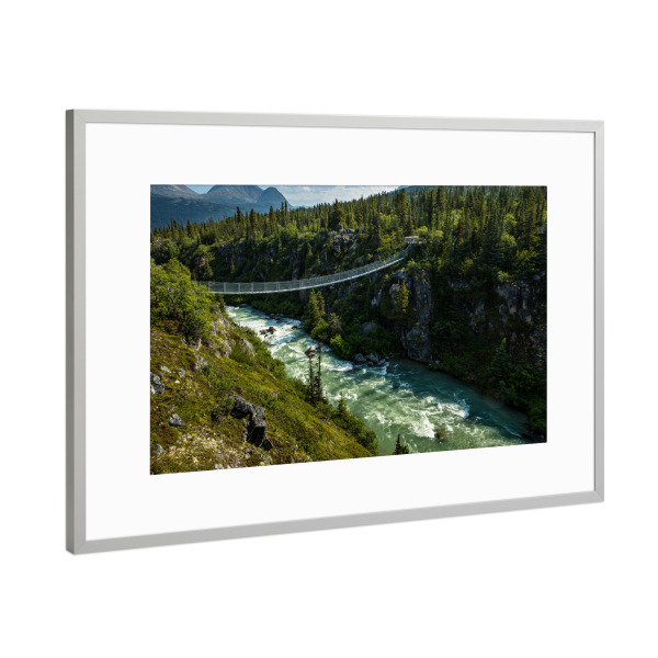 Poster mit Rahmen Silber "Yukon River in Kanada" artboxONE - Natur