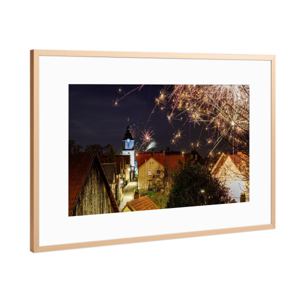 Poster mit Rahmen Kupfer "Silvester in Herleshausen" artboxONE - Architektur - Herleshausen,Silvester,Nacht,Feuerwerk,Hessen,Kirche,Deutschland