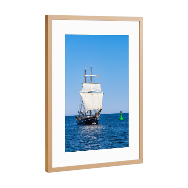 Poster mit Rahmen Kupfer "Boje und Segelschiff" artboxONE - Natur,Reise,Reise / Strand und Meer
