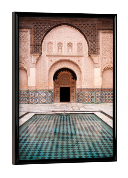 Poster mit schwarzem Rahmen "Medersa Hof in Marrakesch" artboxONE - Reise,Architektur,Reise / Afrika