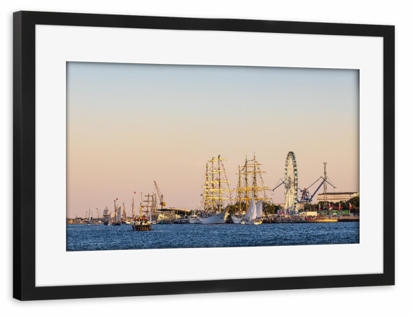 Poster mit Rahmen schwarz "Segelschiffe auf dem Neuen Strom" artboxONE - Natur,Reise,Reise / Strand und Meer