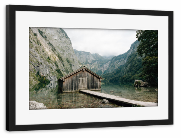 Poster mit Rahmen schwarz "Holzhütte am Obersee" artboxONE - Natur,Reise,Reise / Länder