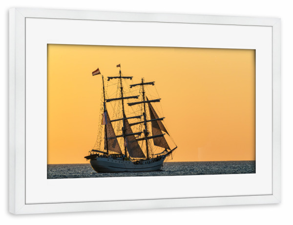 Poster mit Rahmen weiß "Meer und Segelschiff" artboxONE - Natur,Reise,Reise / Strand und Meer