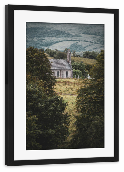 Poster mit Rahmen schwarz "Einsame Kirche in Irland" artboxONE - Natur,Architektur - Kirche,Kapelle,Abtei,Irland,Landschaft,Natur,Mystisch