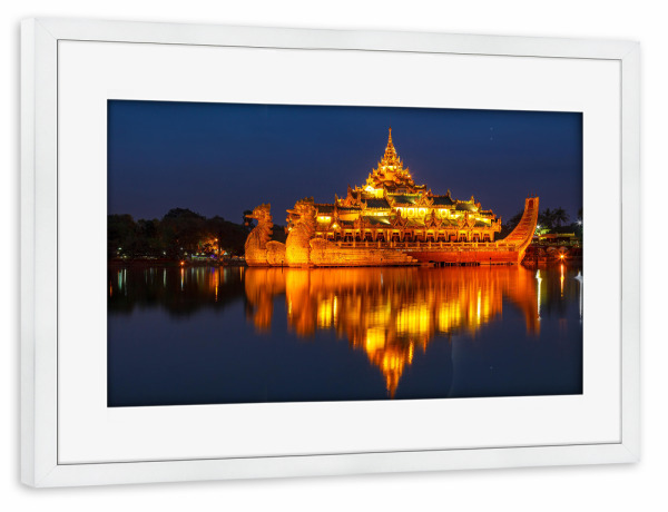 Poster mit Rahmen weiß "Die königliche Barke in Yangon" artboxONE - Architektur