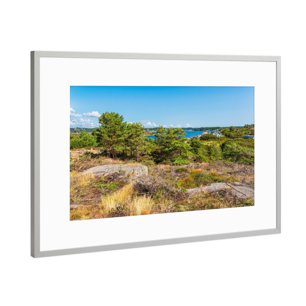 Poster mit Rahmen Silber "Felsen, Bäume, Meer" artboxONE - Natur,Reise,Reise / Strand und Meer,Reise / Länder