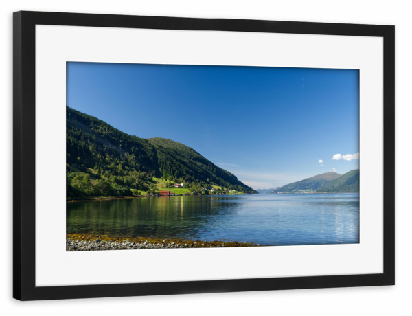 Poster mit Rahmen schwarz "Am Ufer des Eidsfjords" artboxONE - Natur,Reise,Reise / Strand und Meer,Reise / Länder