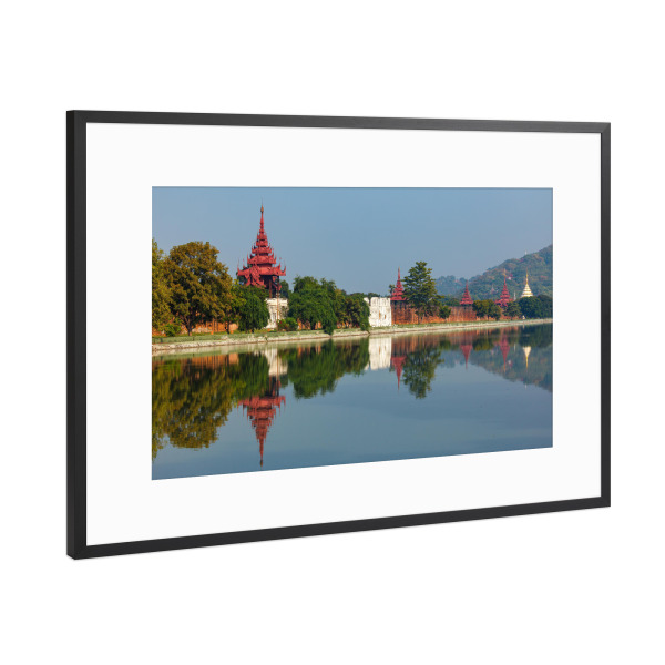 Poster mit Rahmen Schwarz (Metallic) "Königliche Palast" artboxONE - Architektur
