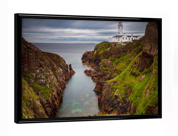 Poster mit schwarzem Rahmen "Lighthouse Fanad Head" artboxONE - Natur,Reise,Architektur