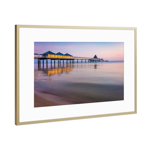 Poster mit Rahmen Gold "Heringsdorf am Morgen" artboxONE - Natur,Reise / Strand und Meer