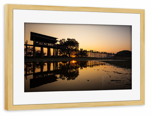 Poster mit Rahmen kiefer "U Bein Brücke in Myanmar" artboxONE - Architektur