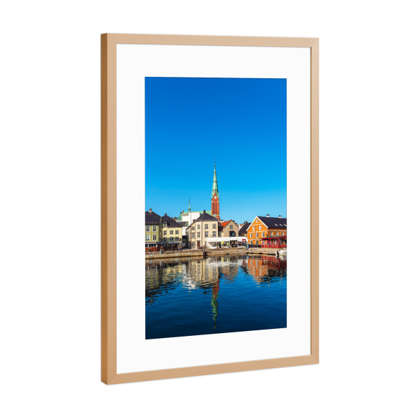 Poster mit Rahmen Kupfer "Wasser, Häuser, Kirche" artboxONE - Reise,Architektur,Reise / Strand und Meer,Reise / Länder,Städte / Weitere