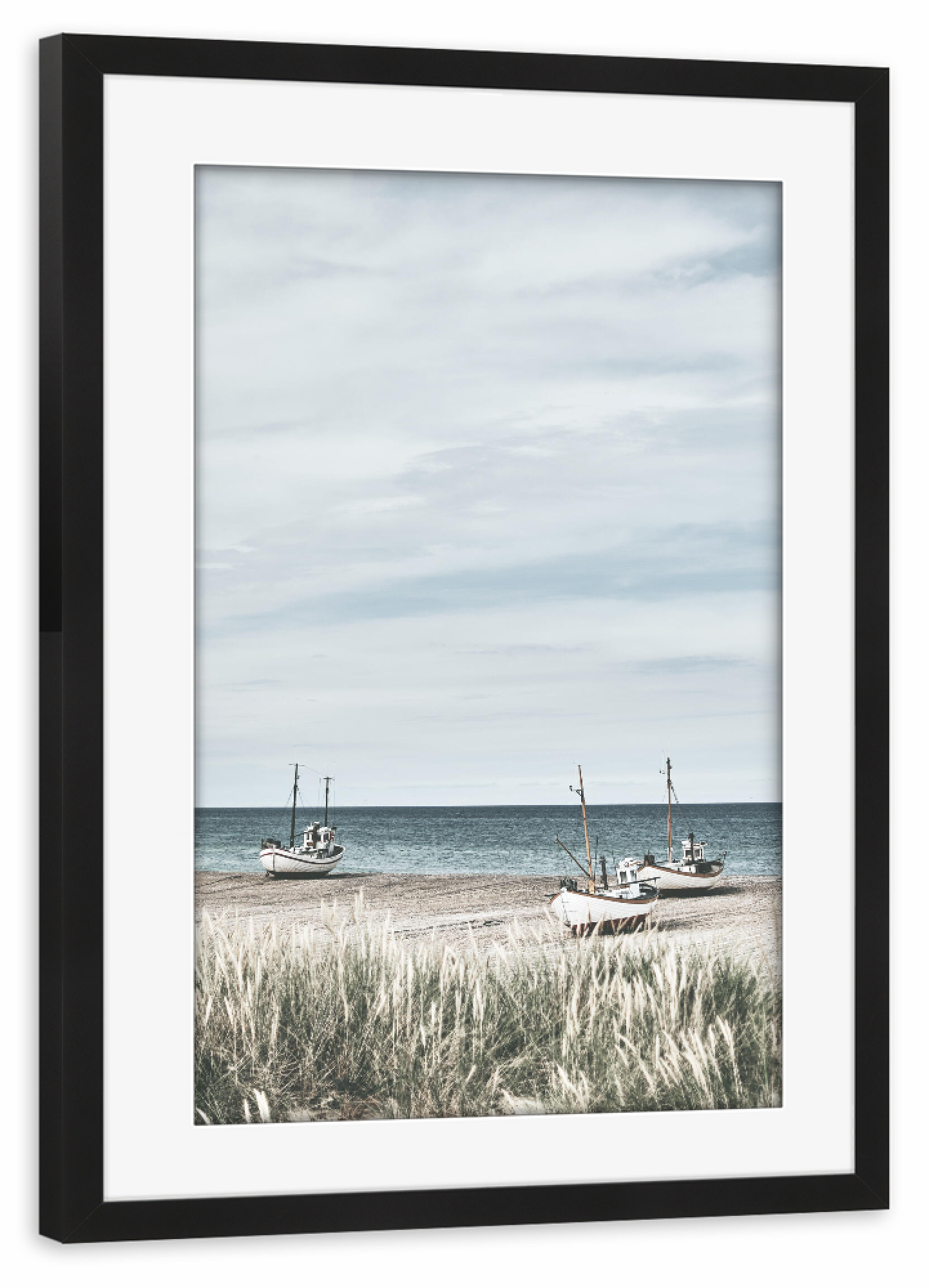 Poster mit Rahmen schwarz "Dänische Fischerboote am Strand" artboxONE - Natur,Reise,Reise / Strand und Meer
