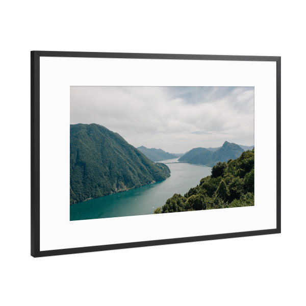 Poster mit Rahmen Schwarz (Metallic) "Luganer Bergpanorama" artboxONE - Natur,Reise