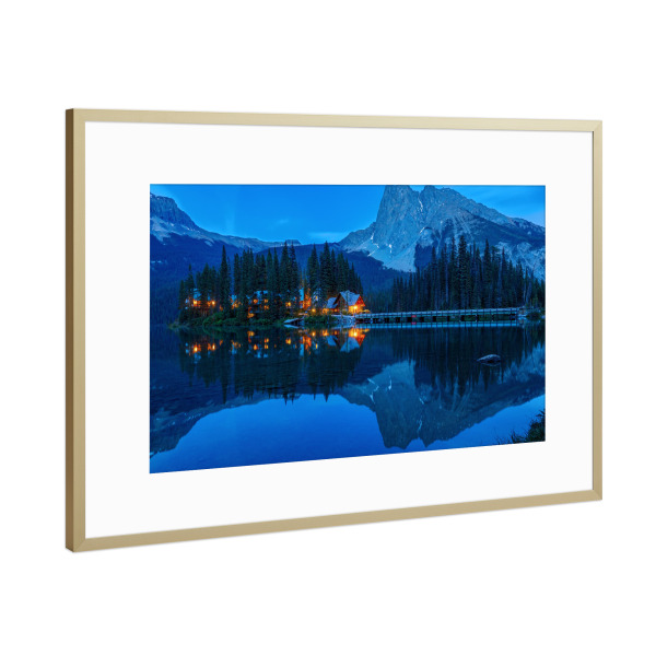 Poster mit Rahmen Gold "Der Emerald See" artboxONE - Natur,Reise - Kanada,Rocky mountains,Bergsee,Lake emerald,Natur,Landschaft