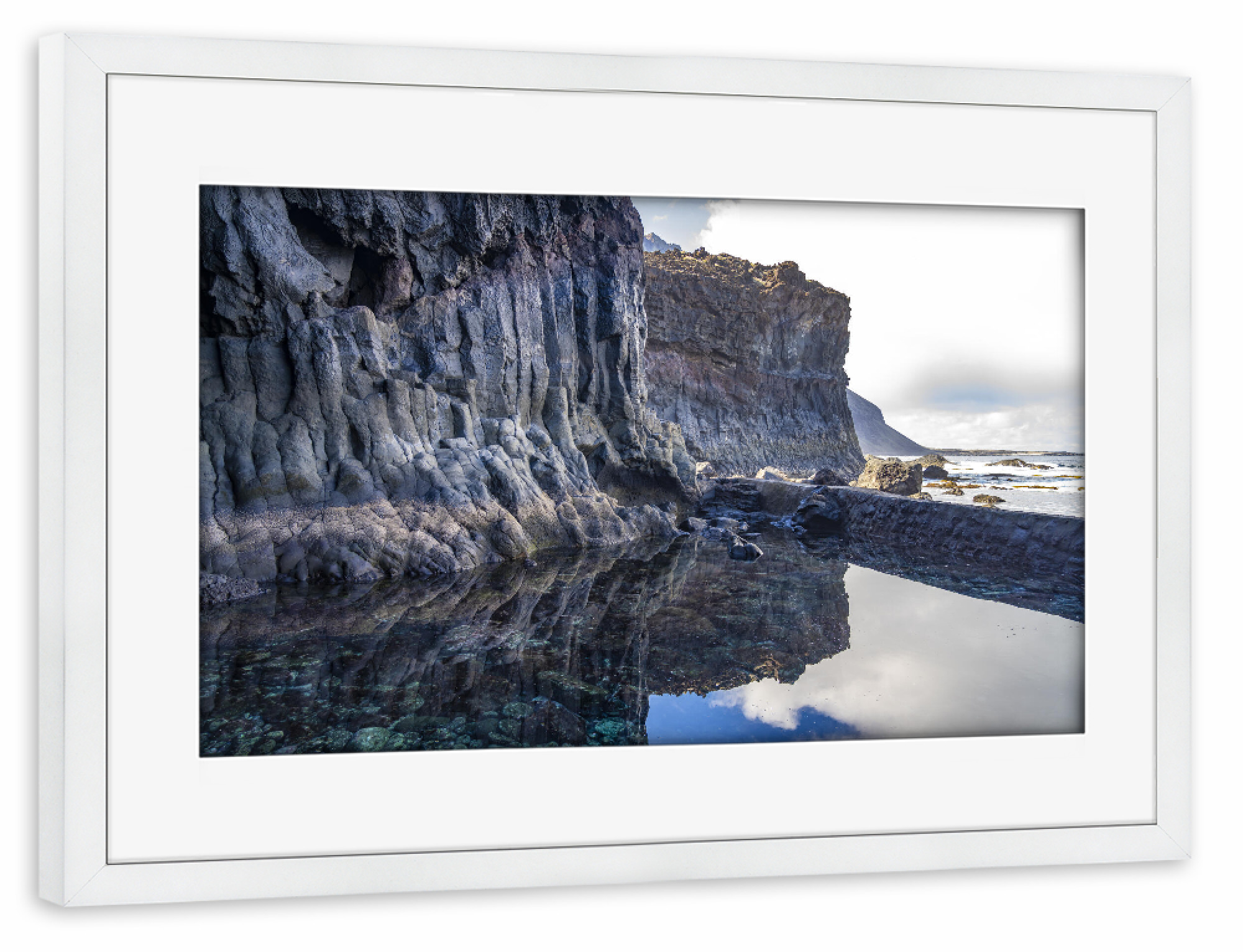Poster mit Rahmen weiß "Charco de la Laja, El Hierro" artboxONE - Natur,Reise