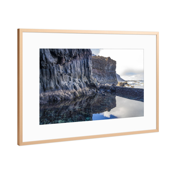 Poster mit Rahmen Kupfer "Charco de la Laja, El Hierro" artboxONE - Natur,Reise