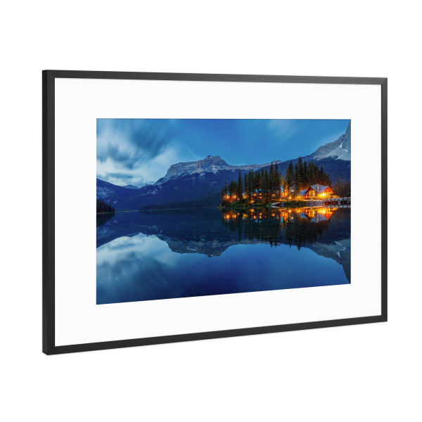 Poster mit Rahmen Schwarz (Metallic) "Lake Emerald bei Nacht" artboxONE - Natur,Reise - Kanada,Rocky mountains,Bergsee,Lake emerald,Natur,Landschaft