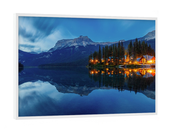 Poster mit weißem Rahmen "Lake Emerald bei Nacht" artboxONE - Natur,Reise - Kanada,Rocky mountains,Bergsee,Lake emerald,Natur,Landschaft