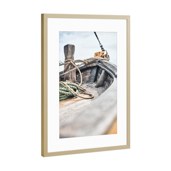 Poster mit Rahmen Gold "Altes Fischerboot" artboxONE - Reise,Reise / Strand und Meer