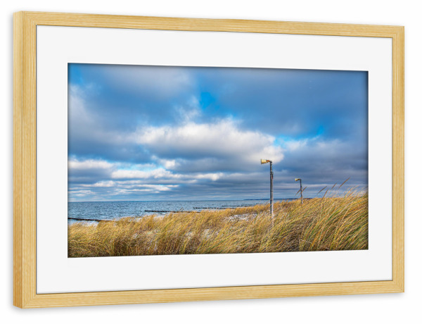Poster mit Rahmen kiefer "Düne, Lautsprecher, Meer" artboxONE - Natur,Reise,Reise / Strand und Meer