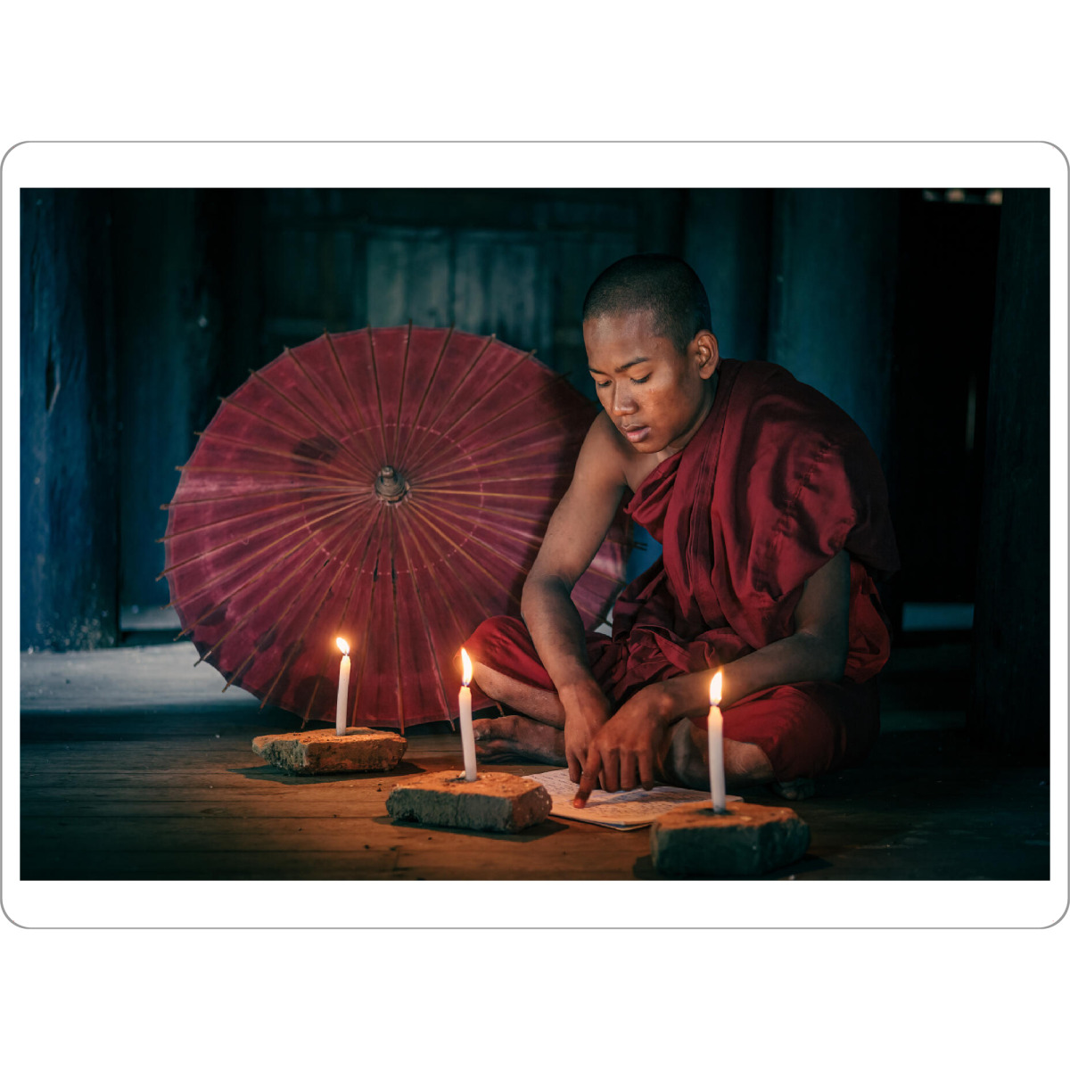 Tischset "Junger Mönch" artboxONE - Reise / Asien - Myanmar,Burma,Mönch,Kloster,Novize,Tempel,Buddhismus,Buddha,Bagan,Religion,Asien - Bild myanmar