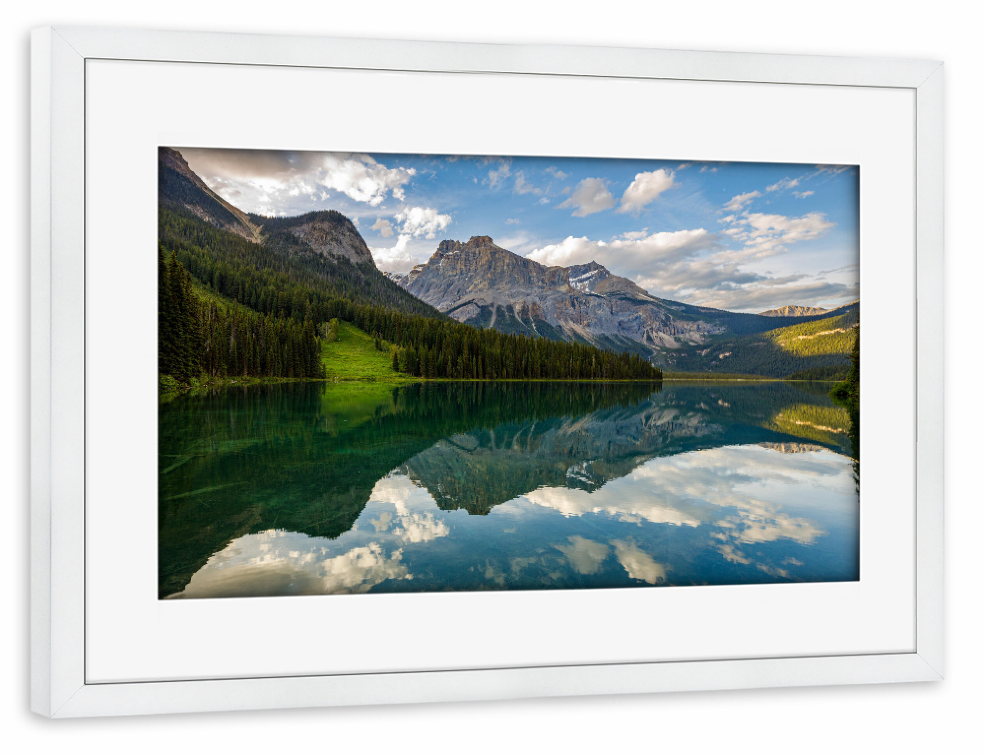 Poster mit Rahmen weiß "Spiegelung im Lake Emerald" artboxONE - Natur,Reise - Kanada,Rocky mountains,Bergsee,Lake emerald,Natur,Landschaft