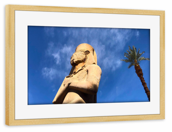 Poster mit Rahmen kiefer "Statue in Karnak" artboxONE - Reise,Reise / Afrika,Reise / Länder