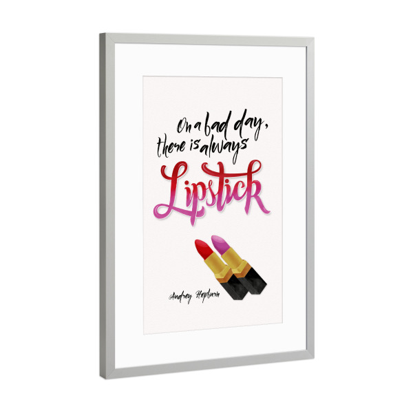 Poster mit Rahmen Silber "Lippenstift hilft garantiert" artboxONE - Typografie,Menschen,Lustig