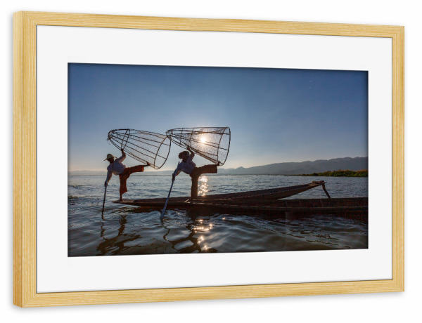 Poster mit Rahmen kiefer "Die Fischer vom Inle See" artboxONE - Natur,Reise / Asien