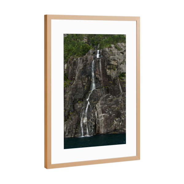 Poster mit Rahmen Kupfer "Wasserfall am Lysefjord" artboxONE - Natur,Reise,Reise / Länder
