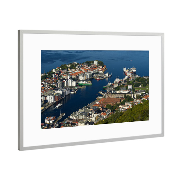 Poster mit Rahmen Silber "Blick auf Bergen in Norwegen" artboxONE - Städte,Natur,Reise,Reise / Länder