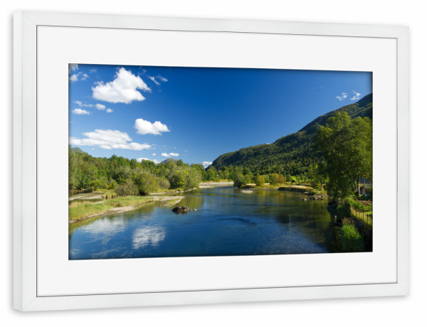 Poster mit Rahmen weiß "Am Fluss in Nordfjordeid" artboxONE - Natur,Reise,Reise / Länder
