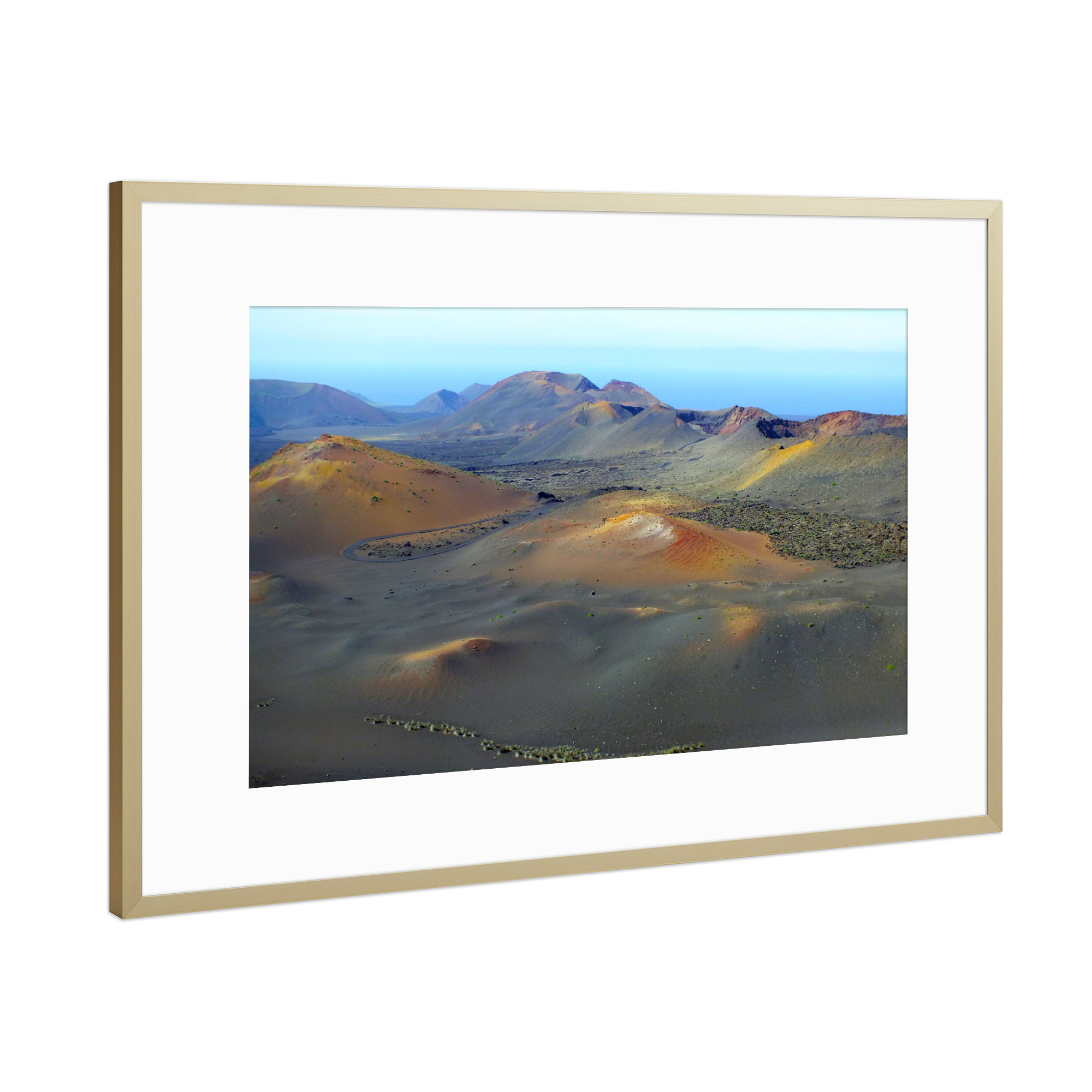 Poster mit Rahmen Gold "Vulkanlandschaft auf Lanzarote" artboxONE - Natur,Reise,Reise / Länder