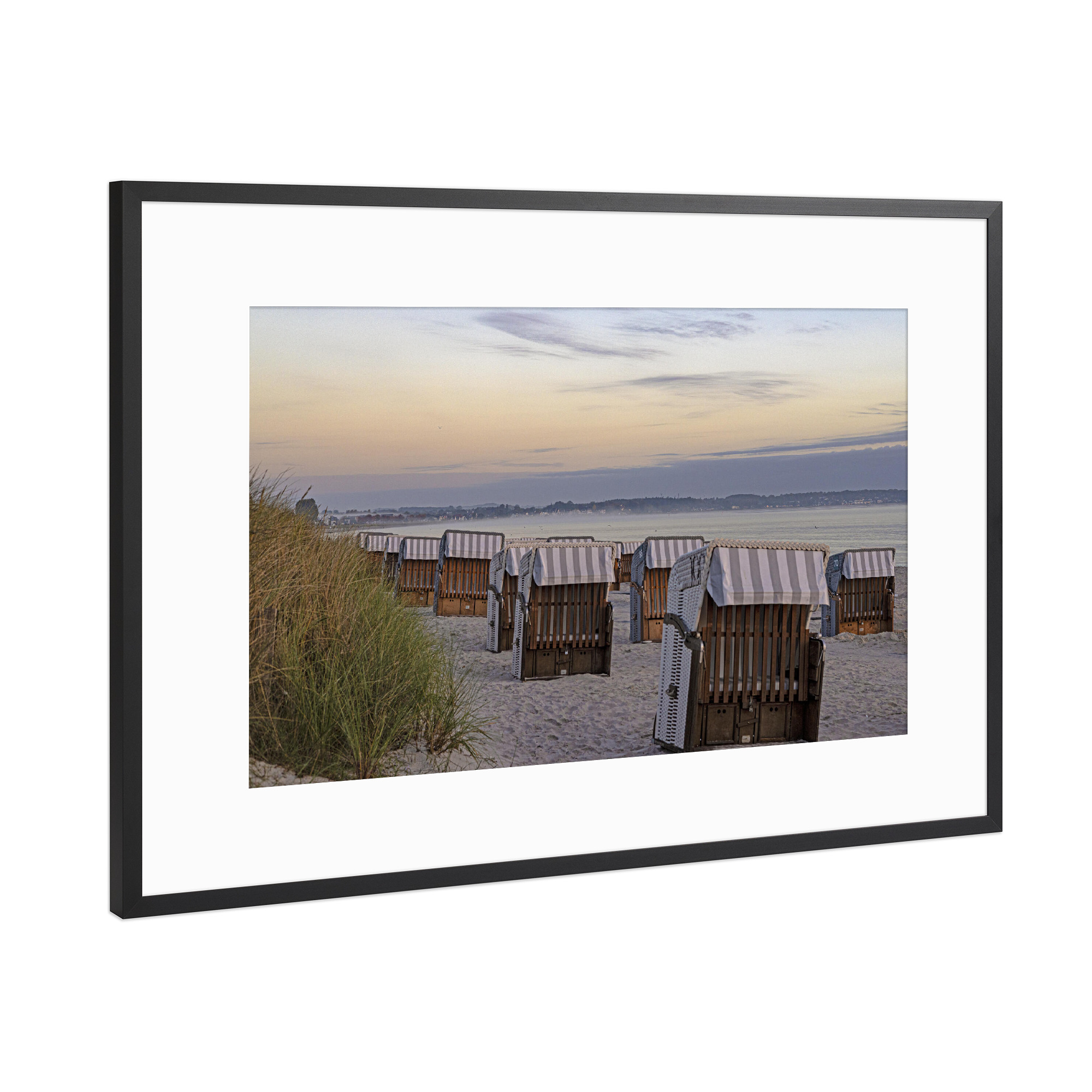 Poster mit Rahmen Schwarz (Metallic) "Strandkörbe in Scharbeutz" artboxONE - Natur,Reise / Strand und Meer,Reise / Länder